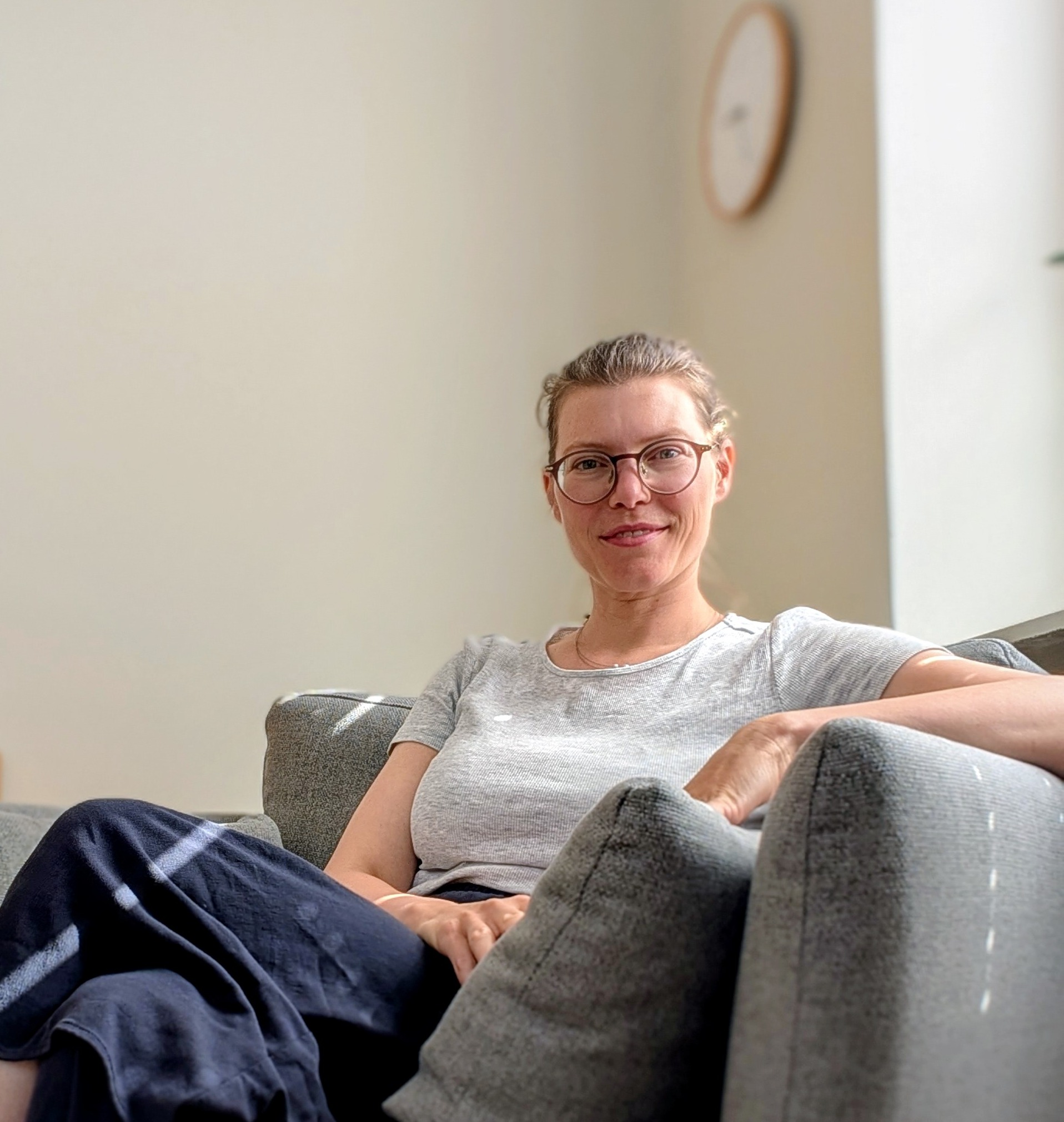 Dr. Alexandra Egger in ihrer Praxis